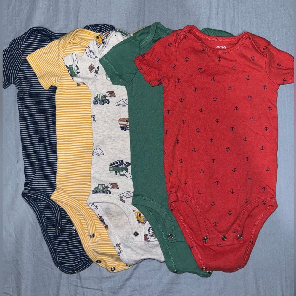 Carter’s Baby Boy 5-Pack Short-Sleeve Cotton Bodysuits
18 Months - Picture 2 of 3